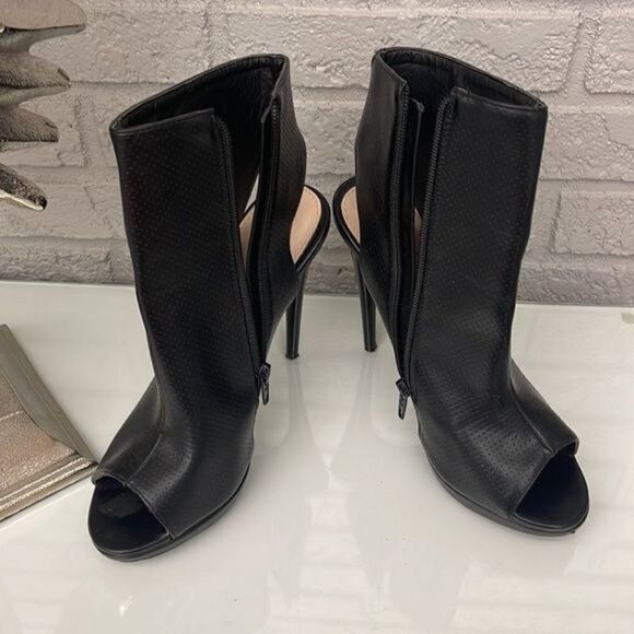 Public Desire Black Zipped Ankle Heels Size 9 - Picture 1 of 10